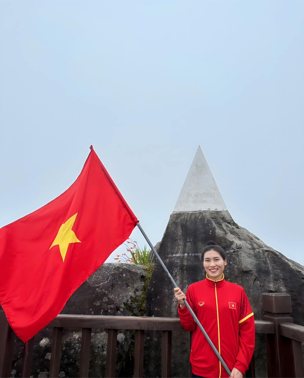 Nữ cầu thủ Việt Nam làm mưa làm gió tại Sa Pa - Ai sở hữu vẻ đẹp hút hồn hơn?