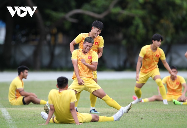 Văn Trường chuyển mình đáng kinh ngạc sau sự chỉ đạo tận tâm của HLV Hoàng Anh Tuấn!