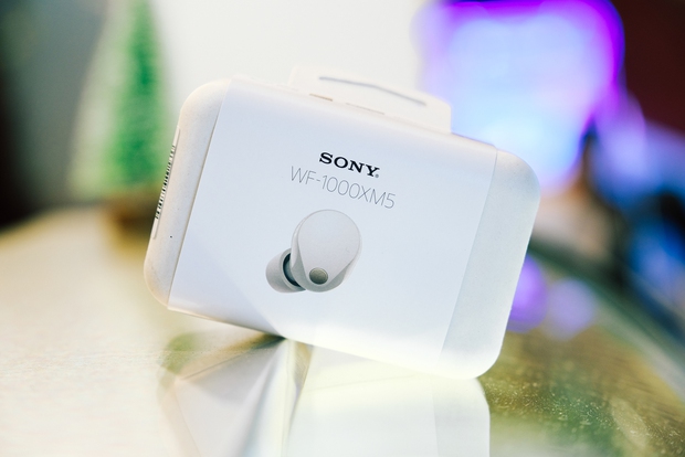 Trải nghiệm tai nghe Sony WF-1000XM5: Chống ồn “ổn áp”, gật/lắc đầu để điều khiển không thể độc lạ hơn! - Ảnh 1. Trải nghiệm tai nghe Sony WF-1000XM5: Chống ồn “ổn áp”, gật/lắc đầu để điều khiển không thể độc lạ hơn! - Ảnh 1.