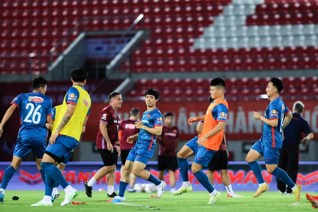 HLV Troussier tìm niềm hy vọng mới ở Filip Nguyễn để bảo vệ tiền đạo Công Phượng