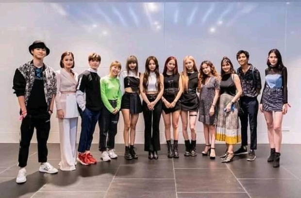 Không chỉ Đông Nhi, từng có 3 sao Việt đứng chung khung hình với BLACKPINK - Ảnh 5. Không chỉ Đông Nhi, từng có 3 sao Việt đứng chung khung hình với BLACKPINK - Ảnh 5.