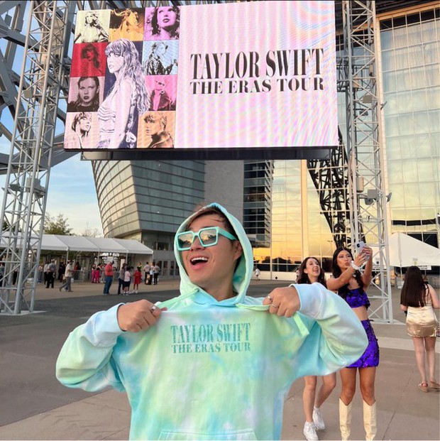 Gặp “Thầy Beo U40” tỏa sáng tại concert BLACKPINK: Gửi tận tay Jennie - Rosé bằng 200 nón lá, thành công vượt trội!