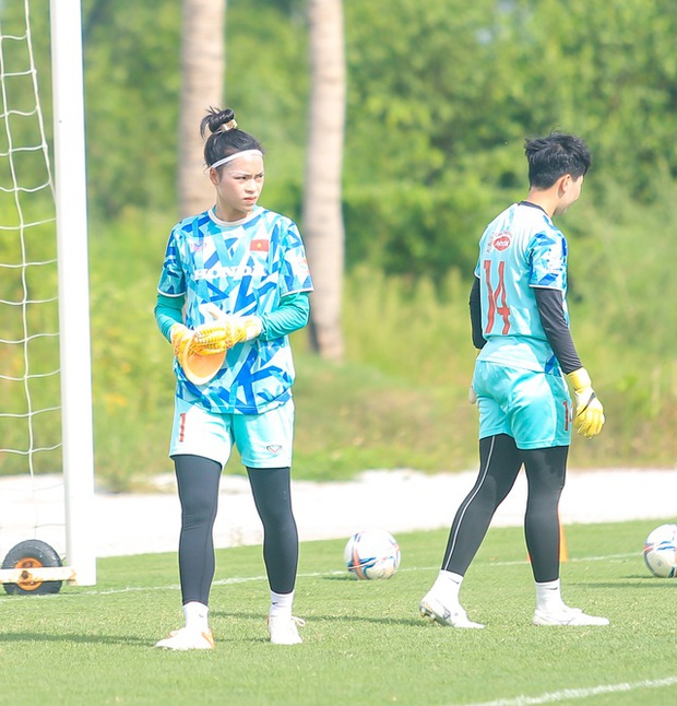 Tuyển nữ Việt Nam: Cùng Trần Thị Duyên và Thanh Nhã, một khoảnh khắc tạo nên sức mạnh trong đội nắng