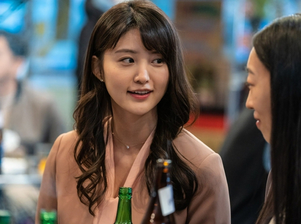 EXID bật mí loạt ảnh hậu trường Mask Girl, khoe khoảnh khắc tình tứ bên đối tác diễn đầy thú vị