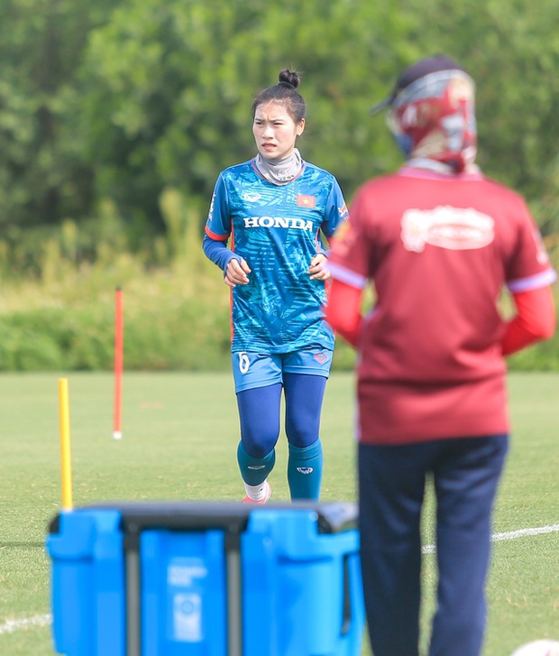 Tuyển nữ Việt Nam: Cùng Trần Thị Duyên và Thanh Nhã, một khoảnh khắc tạo nên sức mạnh trong đội nắng