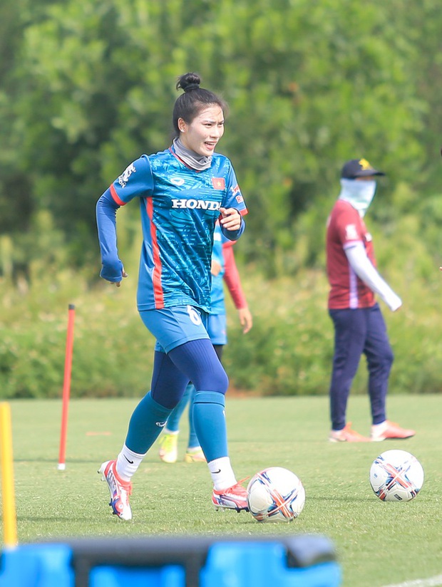 Tuyển nữ Việt Nam: Cùng Trần Thị Duyên và Thanh Nhã, một khoảnh khắc tạo nên sức mạnh trong đội nắng