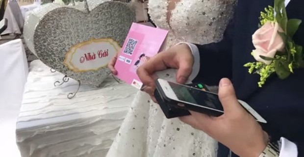Xu hướng mừng cưới không tiền mặt: Dâu rể nhàn tênh, khách mời thích thú vì sự tiện lợi - Ảnh 1. Xu hướng mừng cưới không tiền mặt: Dâu rể nhàn tênh, khách mời thích thú vì sự tiện lợi - Ảnh 1.