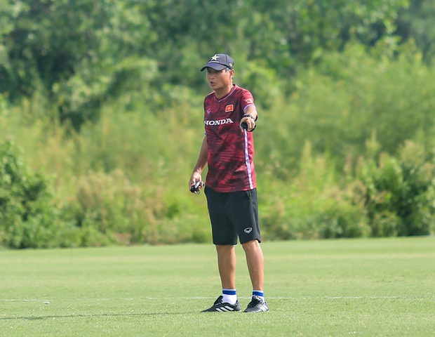 Tuyển nữ Việt Nam: Cùng Trần Thị Duyên và Thanh Nhã, một khoảnh khắc tạo nên sức mạnh trong đội nắng