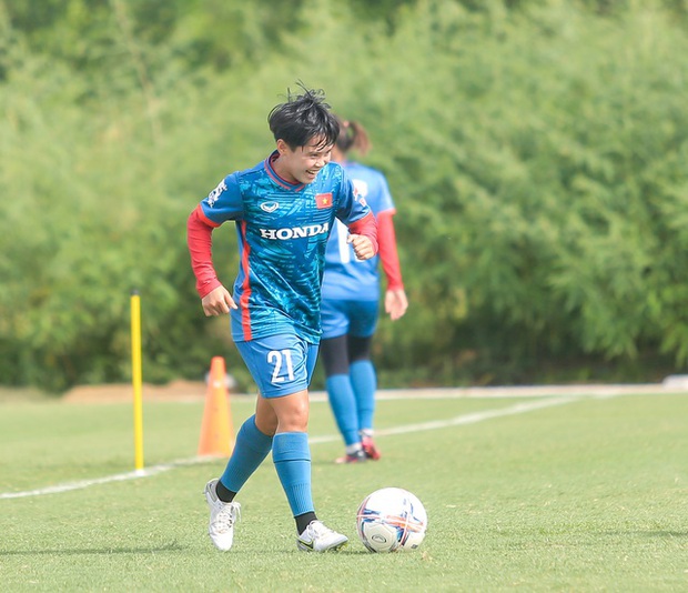 Tuyển nữ Việt Nam: Cùng Trần Thị Duyên và Thanh Nhã, một khoảnh khắc tạo nên sức mạnh trong đội nắng