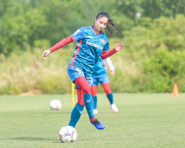 Tuyển nữ Việt Nam: Cùng Trần Thị Duyên và Thanh Nhã, một khoảnh khắc tạo nên sức mạnh trong đội nắng