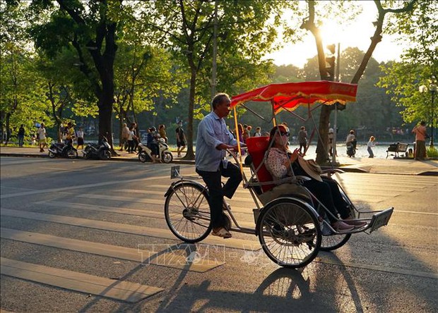 Khai thác vẻ đẹp mùa thu Hà Nội thành sản phẩm du lịch - Ảnh 1.