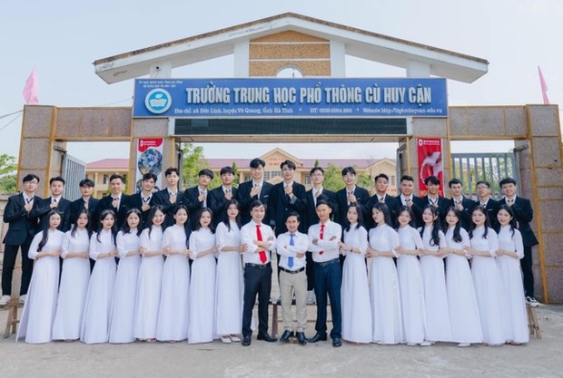 Lớp trường làng có 100% em đỗ nguyện vọng 1, nhiều học sinh đậu trường top đầu - Ảnh 2.