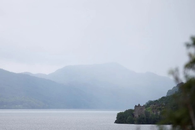 Chùm ảnh cuộc săn tìm quái vật hồ Loch Ness lớn nhất - Ảnh 4.