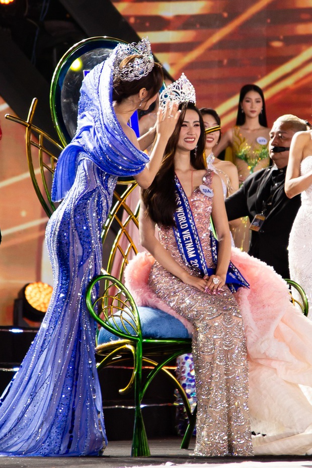 Top 3 Miss World Vietnam sau 1 tháng đăng quang: Ý Nhi mất hút khỏi các sự kiện, Minh Kiên visual lột xác vượt bậc - Ảnh 3.