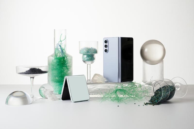 Infographic: Thành phần cấu tạo Galaxy Z Fold5 và Galaxy Z Flip5 thể hiện rõ nỗ lực vì môi trường của Samsung - Ảnh 1. Infographic: Thành phần cấu tạo Galaxy Z Fold5 và Galaxy Z Flip5 thể hiện rõ nỗ lực vì môi trường của Samsung - Ảnh 1.
