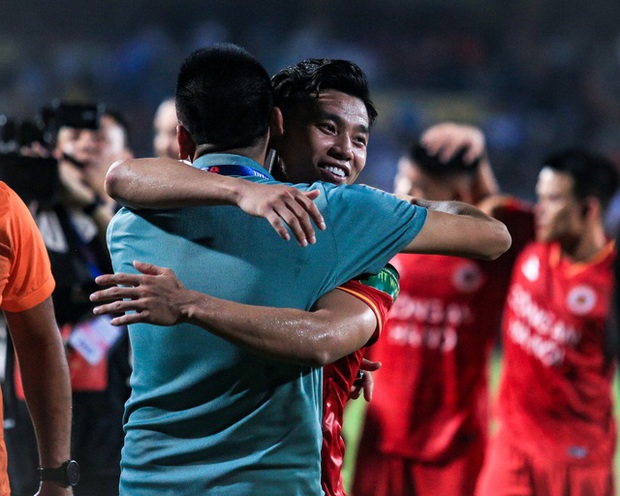 Cuộc hành trình đầy cảm xúc của cầu thủ CLB CAHN đến ngôi vô địch VLeague 2023