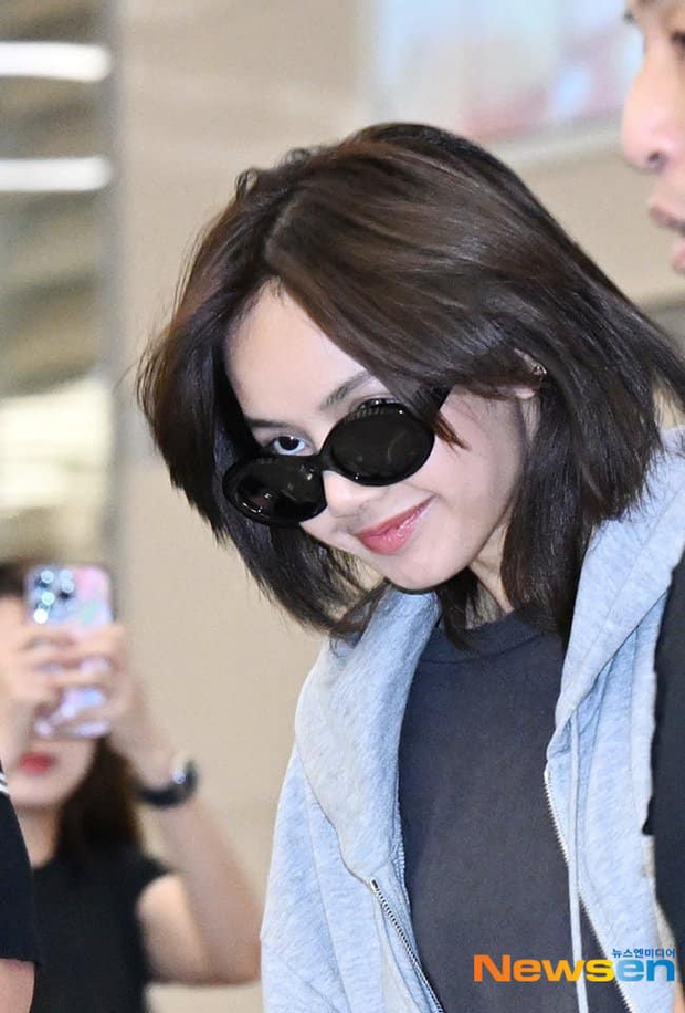 Lisa gây sốc khi tiết lộ về mối quan hệ với tỷ phú Hàn Quốc, sự bất ngờ trong lễ nhận món quà Việt