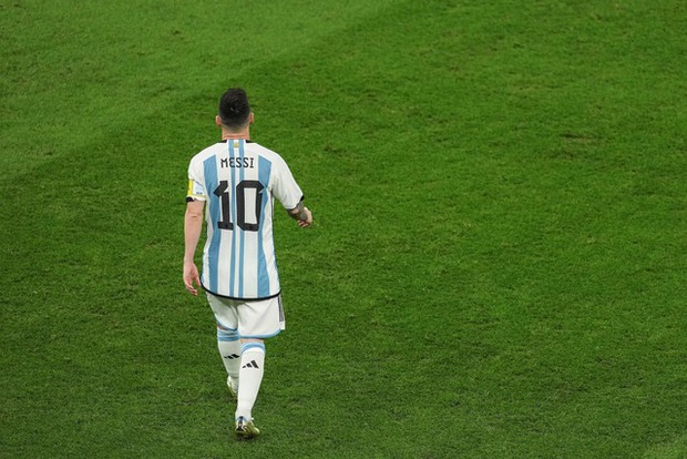 Lionel Messi và điệu nhảy đi bộ đỉnh cao