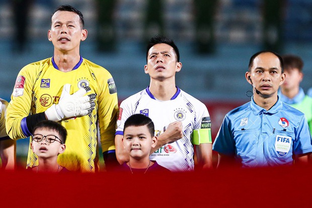 Văn Quyết chói sáng, Hà Nội công thủ toàn diệt Hải Phòng