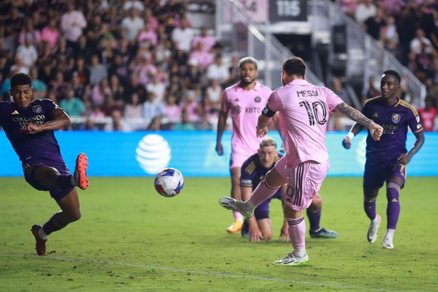 Leo Messi ghi hai bàn, kỳ tích chưa từng thấy tại Inter Miami