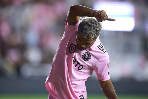 Leo Messi ghi hai bàn, kỳ tích chưa từng thấy tại Inter Miami