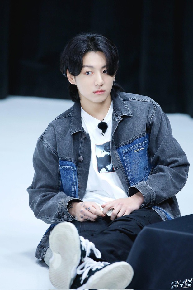 Jung Kook - Bí mật gây sốt: Fan Việt rải đường hoa thả về, liệu có đích thị?