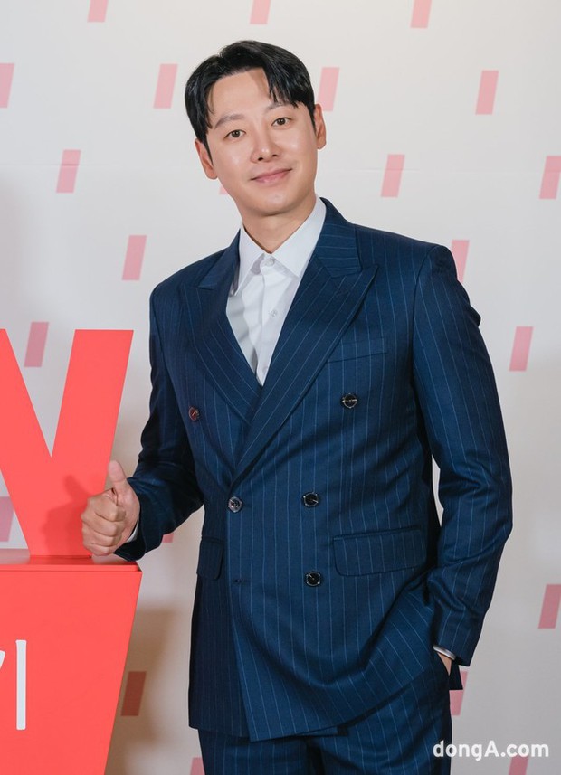 Tài tử Tiệm Cà Phê Hoàng Tử chính thức công bố hôn nhân sau 40 tuổi, hẹn hò bí mật đến mức không ai ngờ!