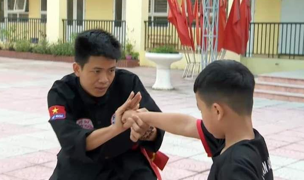 Từ vụ nam sinh bị đánh hội đồng ở Hà Nội: Tiến sĩ Tội phạm học hướng dẫn kỹ năng ứng phó với bạo lực - Ảnh 3.