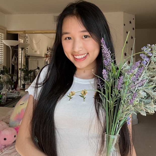 Bên trong nhà riêng ở Mỹ của tiểu thư YouTuber Jenny Huỳnh: Thiết kế phong cách Bắc Âu, có view ngắm hoàng hôn đẹp nức nở - Ảnh 1.