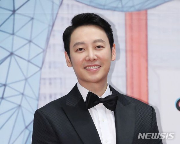 Tài tử Tiệm Cà Phê Hoàng Tử chính thức công bố hôn nhân sau 40 tuổi, hẹn hò bí mật đến mức không ai ngờ!