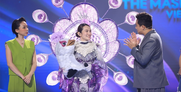 Bạch Khổng Tước Hoàng Mỹ An: Đột phá khiêu vũ, con nuôi của nữ ca sĩ gây sốt làm mascot?