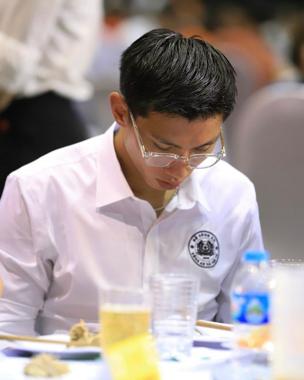 Đoàn Văn Hậu: Ngôi sao Việt tự hào khi nhận danh hiệu tiêu biểu