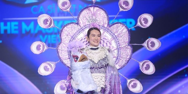 Bạch Khổng Tước Hoàng Mỹ An: Đột phá khiêu vũ, con nuôi của nữ ca sĩ gây sốt làm mascot?