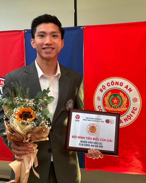 Đoàn Văn Hậu: Ngôi sao Việt tự hào khi nhận danh hiệu tiêu biểu