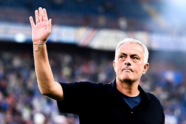 Pep Guardiola sắp vượt mặt Jose Mourinho trong danh sách những HLV mua sắm cầu thủ nhiều nhất lịch sử bóng đá?