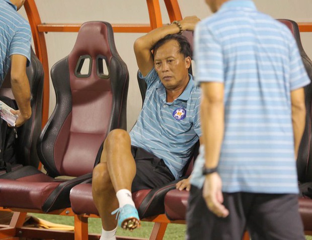 Cầu thủ SHB Đà Nẵng đổ gục sau trận thua SLNA, bước một chân xuống hạng ở V.League 2023 - Ảnh 10.