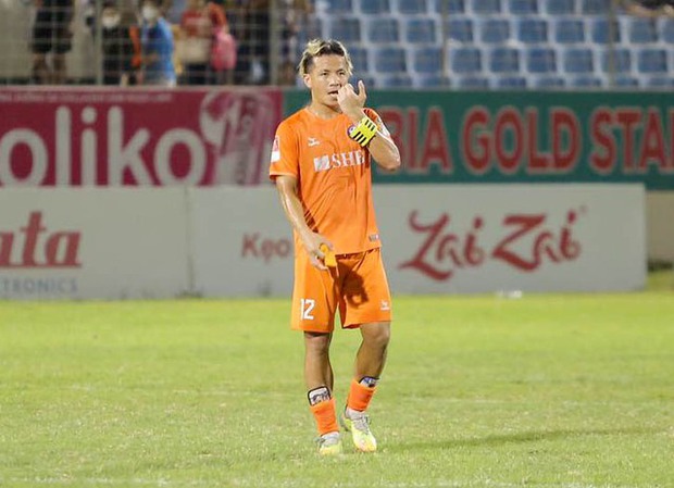 Cầu thủ SHB Đà Nẵng đổ gục sau trận thua SLNA, bước một chân xuống hạng ở V.League 2023 - Ảnh 5.