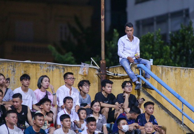 Bí mật hấp dẫn khiến 15000 người đổ về sân vận động Hàng Đẫy để xem một trận đấu VLeague