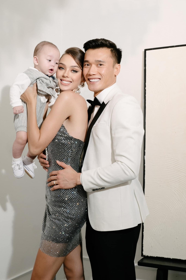 Mẹ quốc tịch Tây mong chờ con trai Bùi Tiến Dũng trưởng thành