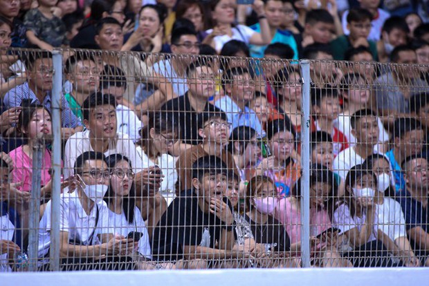 Bí mật hấp dẫn khiến 15000 người đổ về sân vận động Hàng Đẫy để xem một trận đấu VLeague