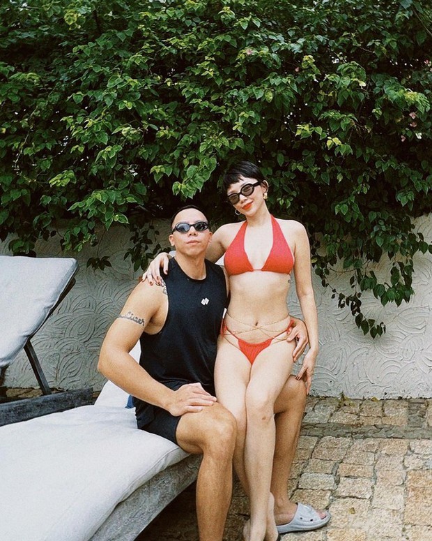Tóc Tiên khiến fan phát sốt với bikini nóng bỏng, Touliver xuất hiện bên bà xã đầy cảm xúc