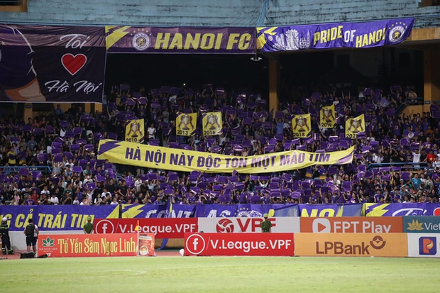 Bí mật hấp dẫn khiến 15000 người đổ về sân vận động Hàng Đẫy để xem một trận đấu VLeague