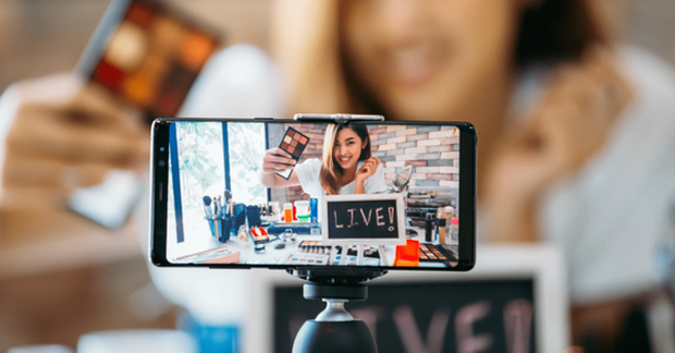 Quy định mới về livestream trên nền tảng mạng xã hội - Ảnh 1. Quy định mới về livestream trên nền tảng mạng xã hội - Ảnh 1.
