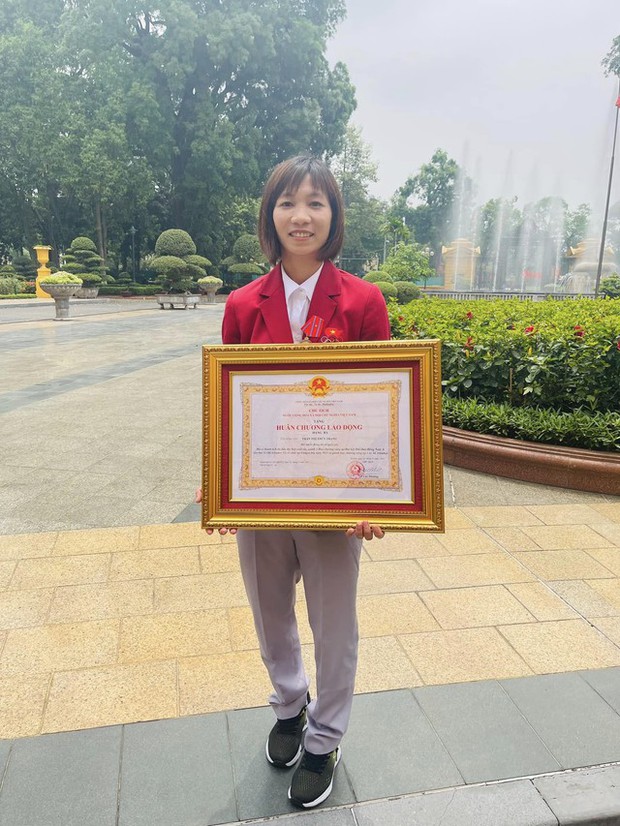 Tuyển thủ nữ Việt Nam quyên góp từ thiện ngay sau khi trở về từ World Cup