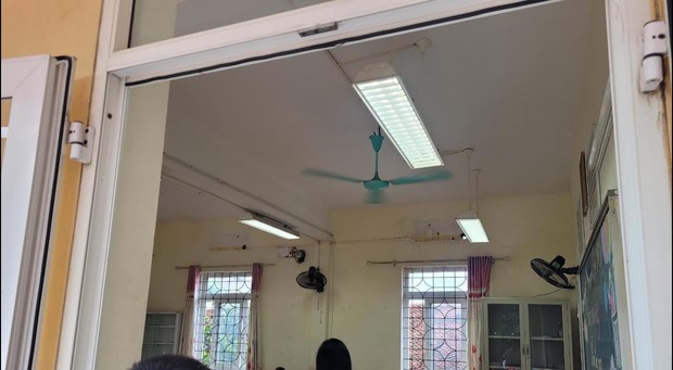 Phụ huynh tranh cãi sôi nổi: Học xong muốn lắp điều hòa cho con thì có cần tặng lại trường?