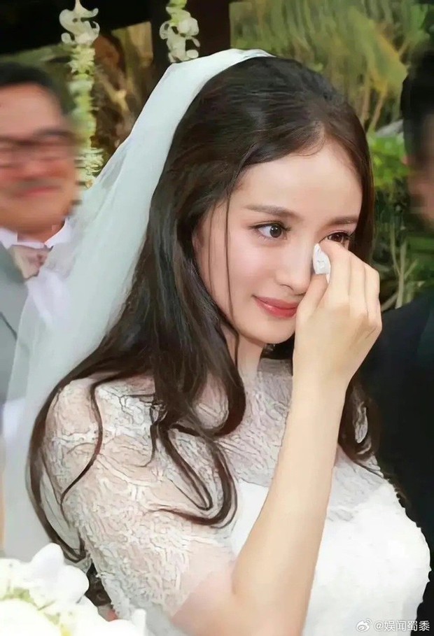 Cũng làm mẹ đơn thân giống Angela Baby và Triệu Lệ Dĩnh nhưng tại sao Dương Mịch lại bị gọi là người mẹ tồi của Cbiz? - Ảnh 3. Cũng làm mẹ đơn thân giống Angela Baby và Triệu Lệ Dĩnh nhưng tại sao Dương Mịch lại bị gọi là người mẹ tồi của Cbiz? - Ảnh 3.