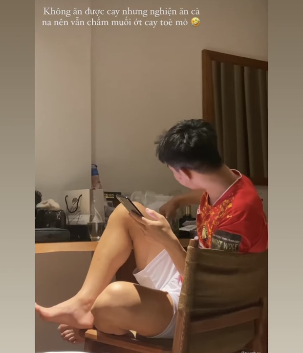 Tiền vệ ĐT Việt Nam chinh phục tình mới, hạ gục bi kịch tình cũ, khẳng định sức hút của sự đẹp trai