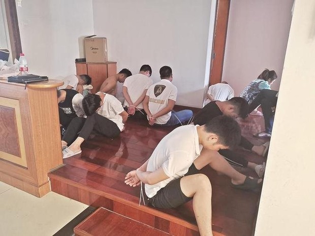 Anh công an bị lừa chuyển khoản mua hàng online, sở liền huy động hơn 150 công an tinh nhuệ triệt phá băng nhóm lừa đảo 77 người - Ảnh 1. Anh công an bị lừa chuyển khoản mua hàng online, sở liền huy động hơn 150 công an tinh nhuệ triệt phá băng nhóm lừa đảo 77 người - Ảnh 1.