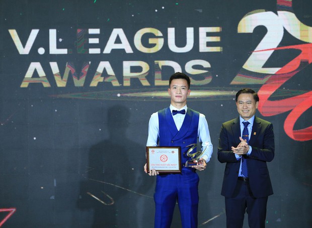 Dàn cầu thủ Việt cực chất đổ bộ đến lễ trao giải VLeague 2023