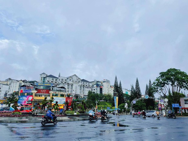 Vũng Tàu, Đà Lạt vắng vẻ, người xe ồ ạt đổ về Phan Thiết trong ngày đầu nghỉ lễ 2/9 - Ảnh 6.